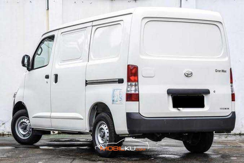 Mobil Daihatsu Gran Max 2021