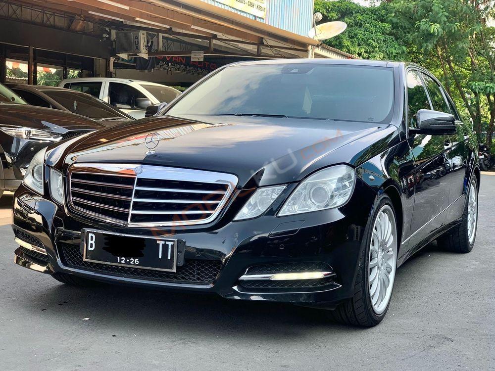 Mobil Mercedes-Benz E-Class 2011