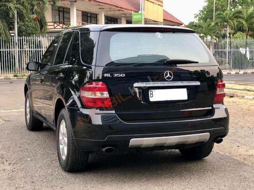 Mobil Mercedes-Benz ML 2006
