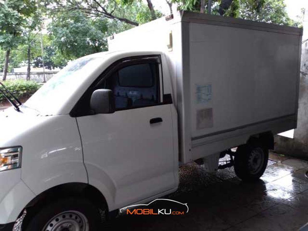 Mobil Suzuki Carry 2017