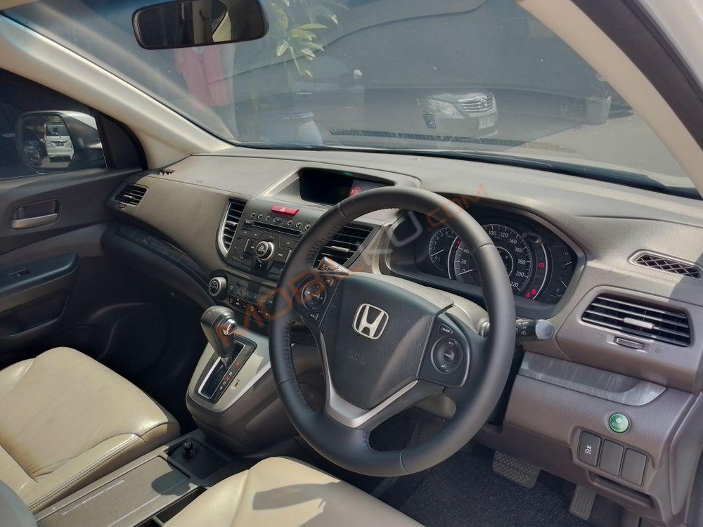 Mobil Honda CR-V 2012