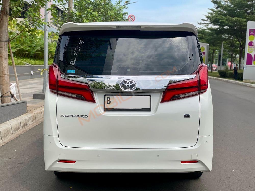 Mobil Toyota Alphard 2020