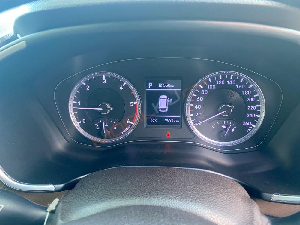 Mobil Hyundai Santa Fe 2018