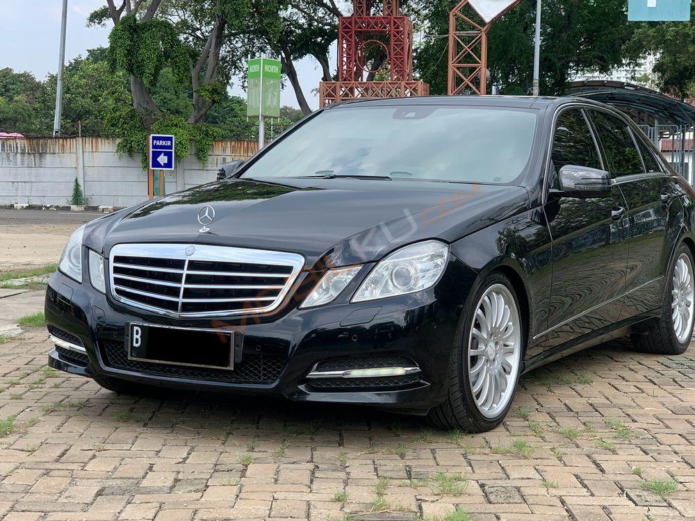 Mobil Mercedes-Benz E-Class 2011