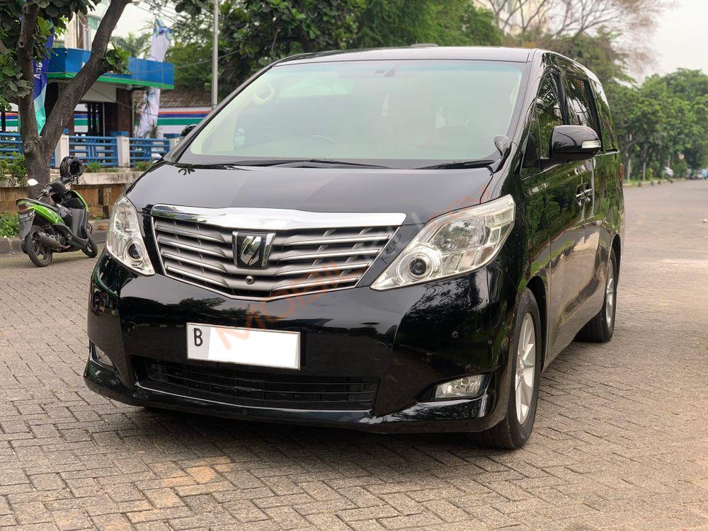 Mobil Toyota Alphard 2010
