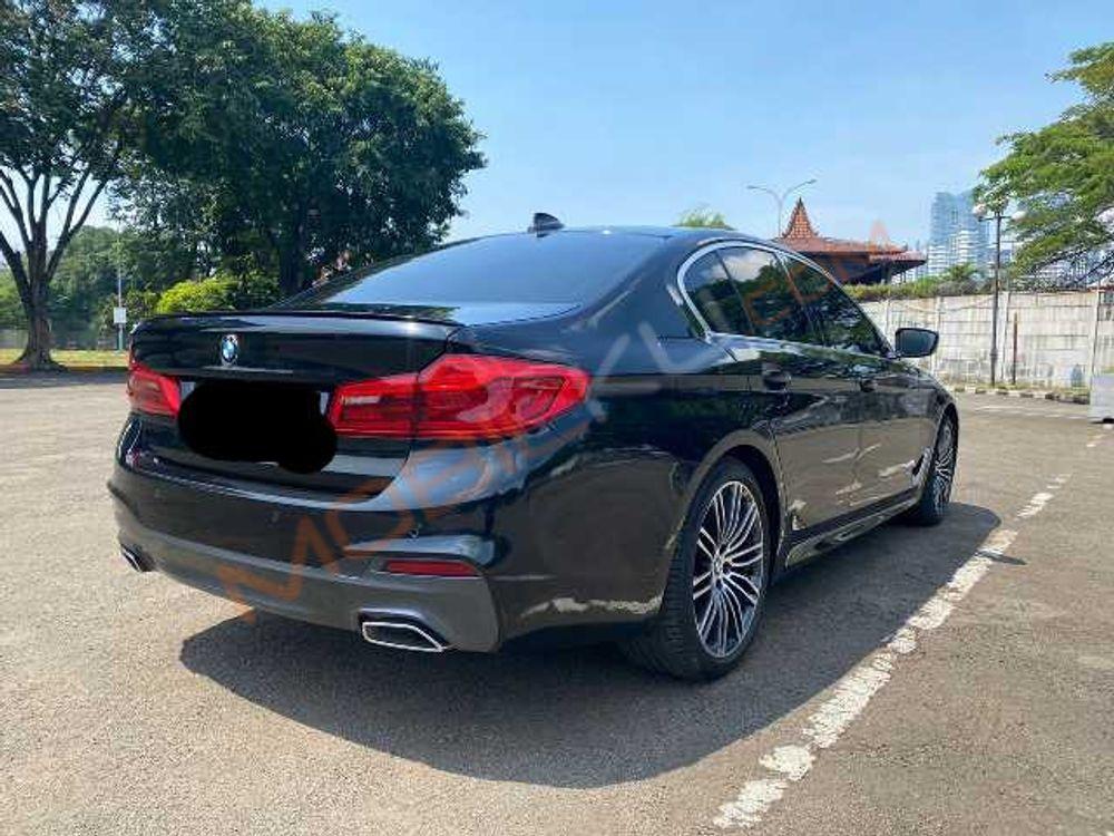 Mobil BMW 5 Series 2020