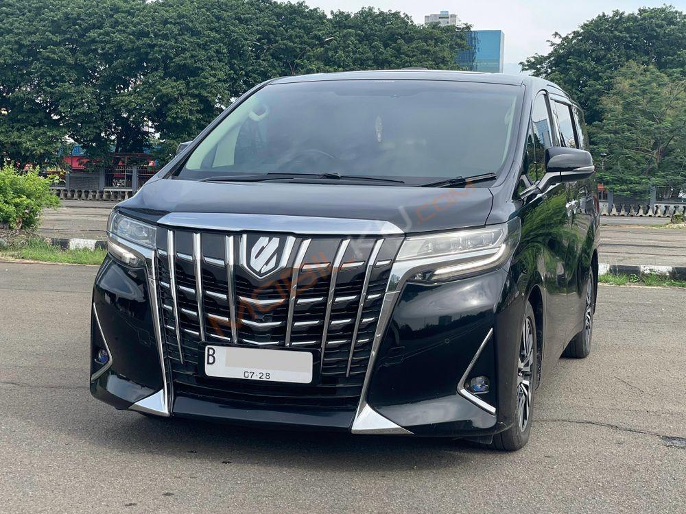 Mobil Toyota Alphard 2018