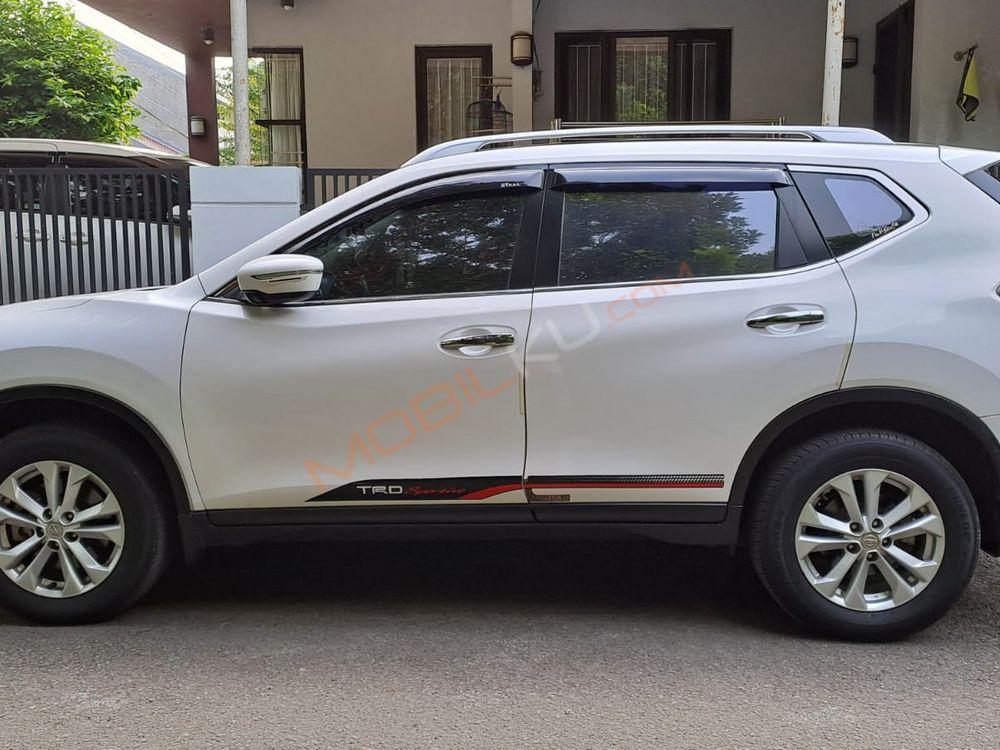 Mobil Nissan X-Trail 2015