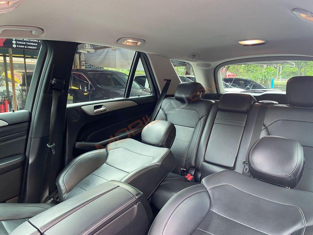 Mobil Mercedes-Benz ML 2015