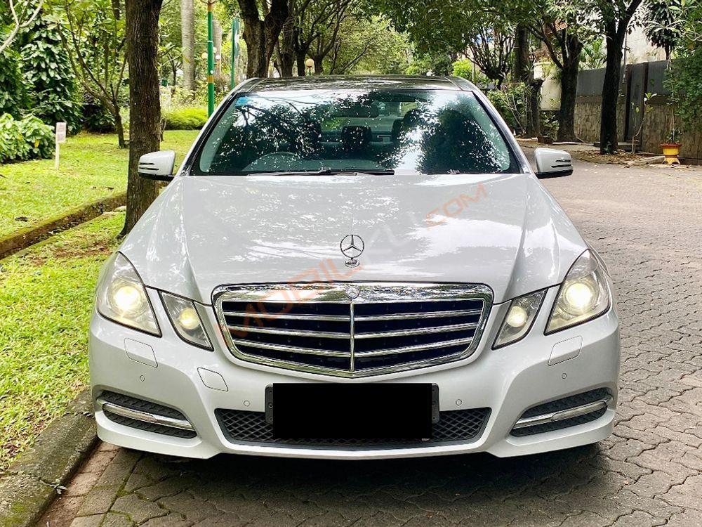 Mobil Mercedes-Benz E-Class 2011