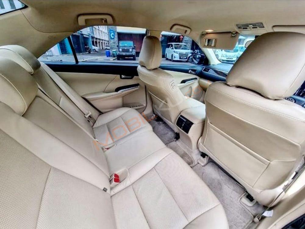 Mobil Toyota Camry 2017