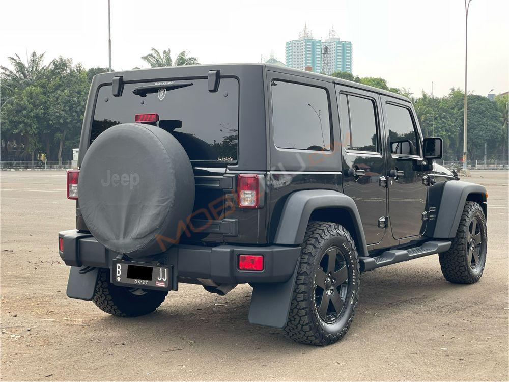 Mobil Jeep Wrangler 2011