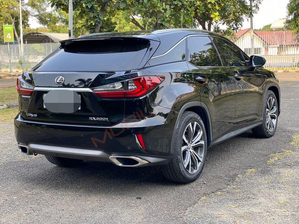 Mobil Lexus RX 2017