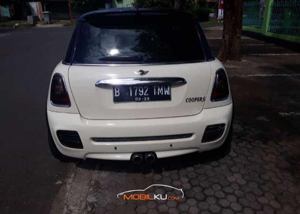 Mobil MINI 3-Door 2010
