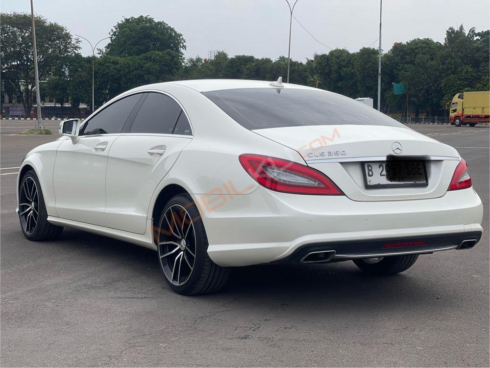 Mobil Mercedes-Benz CLS 2013