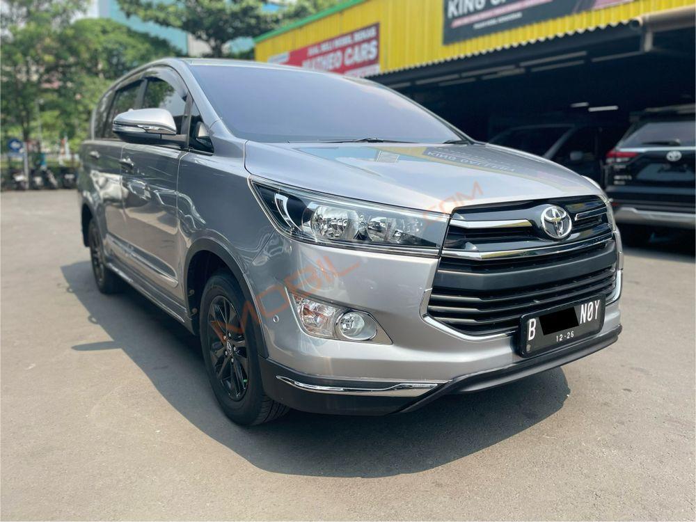 Mobil Toyota Kijang Innova 2016