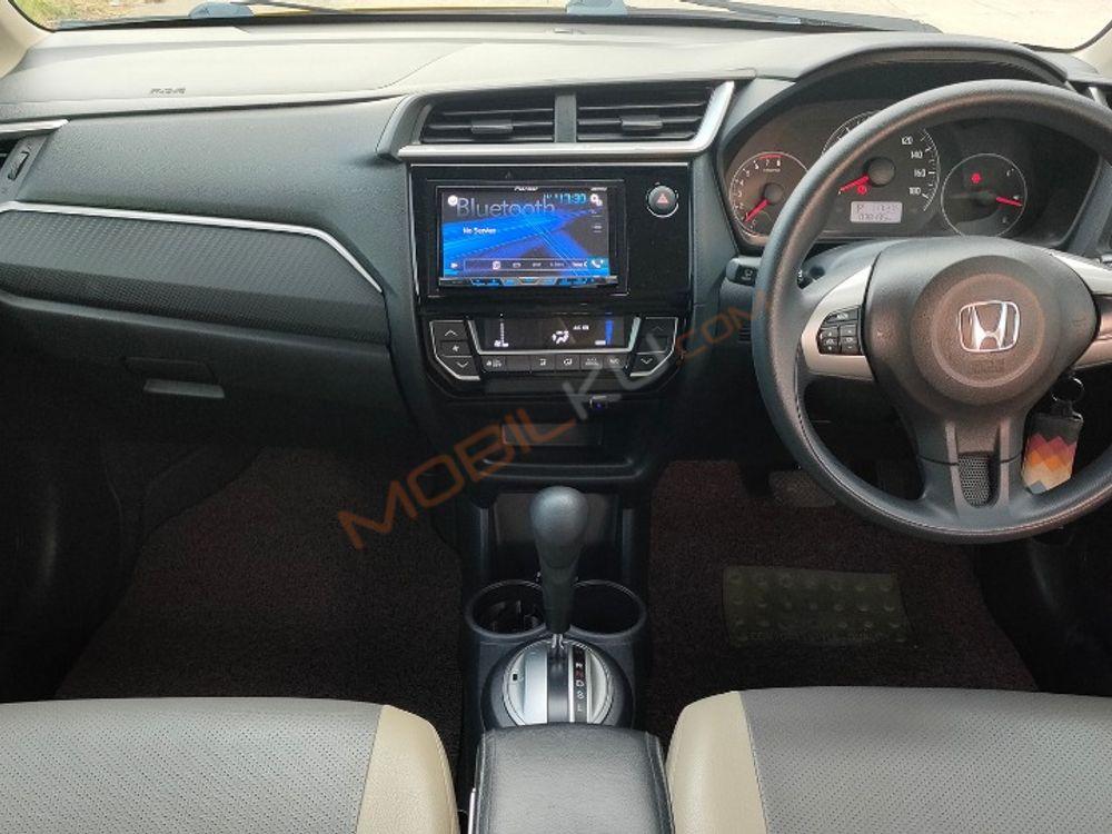 Mobil Honda Brio 2018