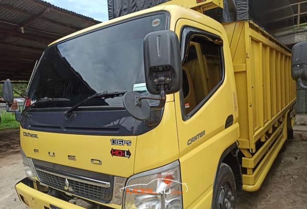 Mobil Mitsubishi Fuso 2019