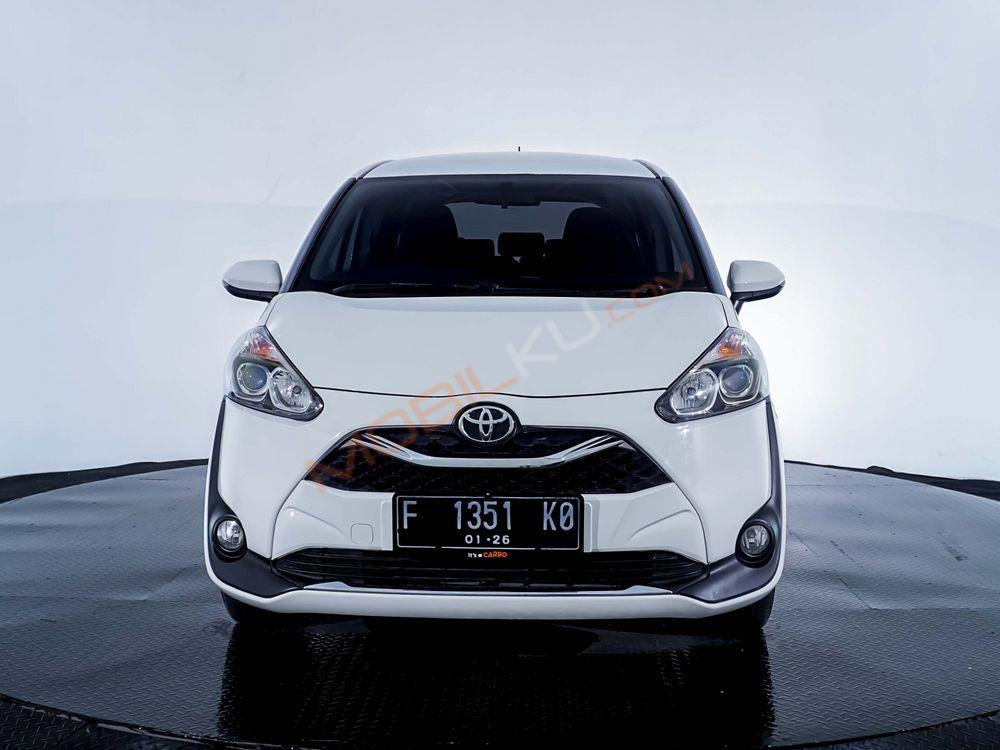 Mobil Toyota Sienta 2020