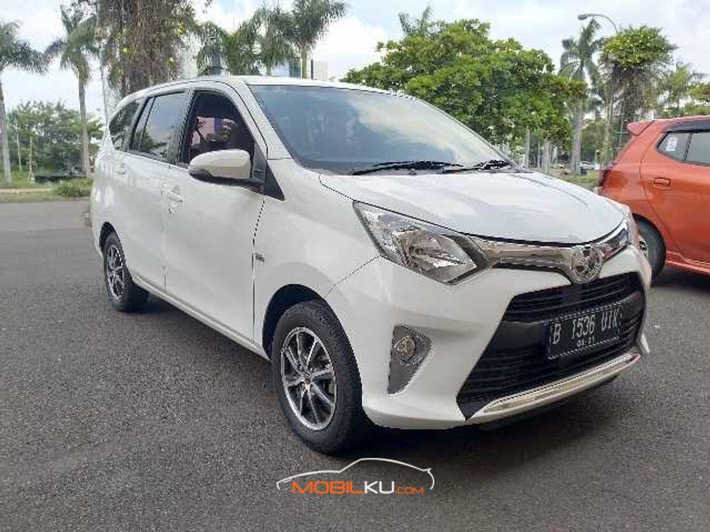 Mobil Toyota Calya 2016