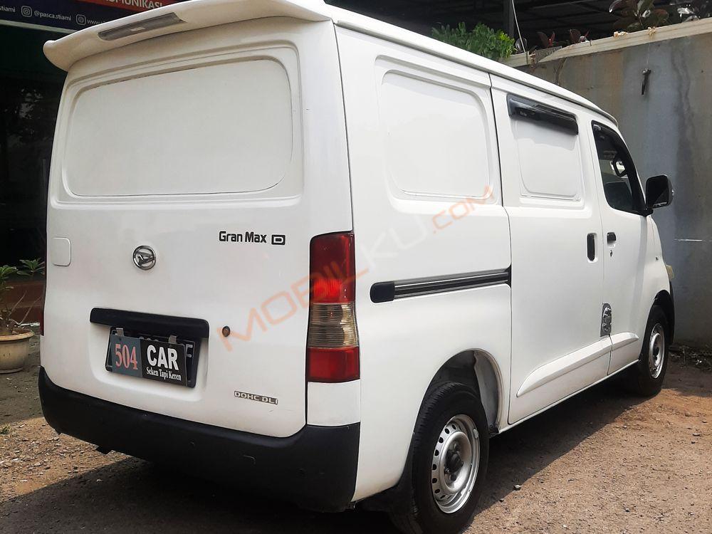 Mobil Daihatsu Gran Max 2017