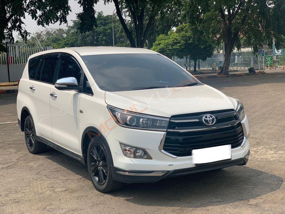 Mobil Toyota Kijang Innova 2017
