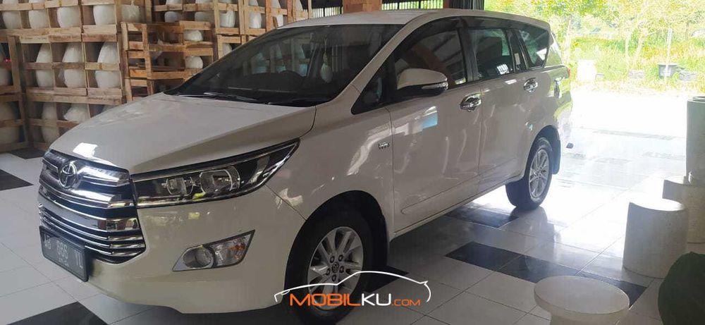 Mobil Toyota Kijang Innova 2016