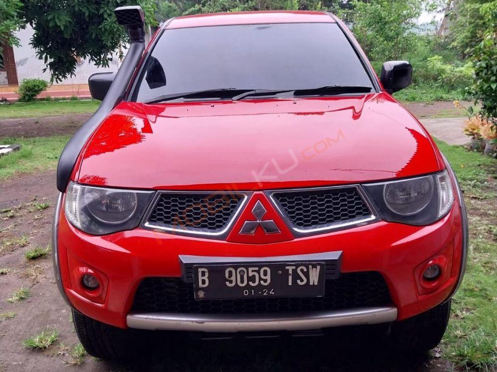 Mobil Mitsubishi Triton 2013