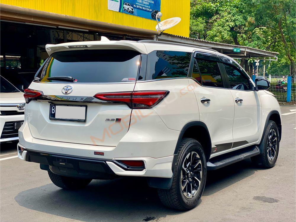 Mobil Toyota Fortuner 2022