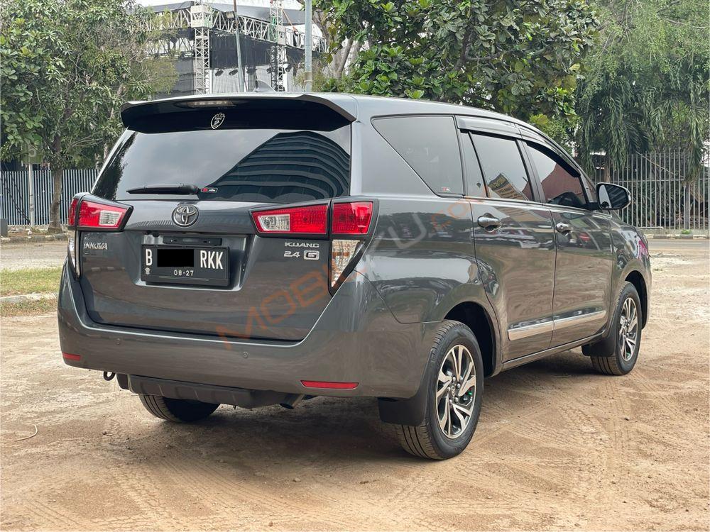 Mobil Toyota Kijang Innova 2022