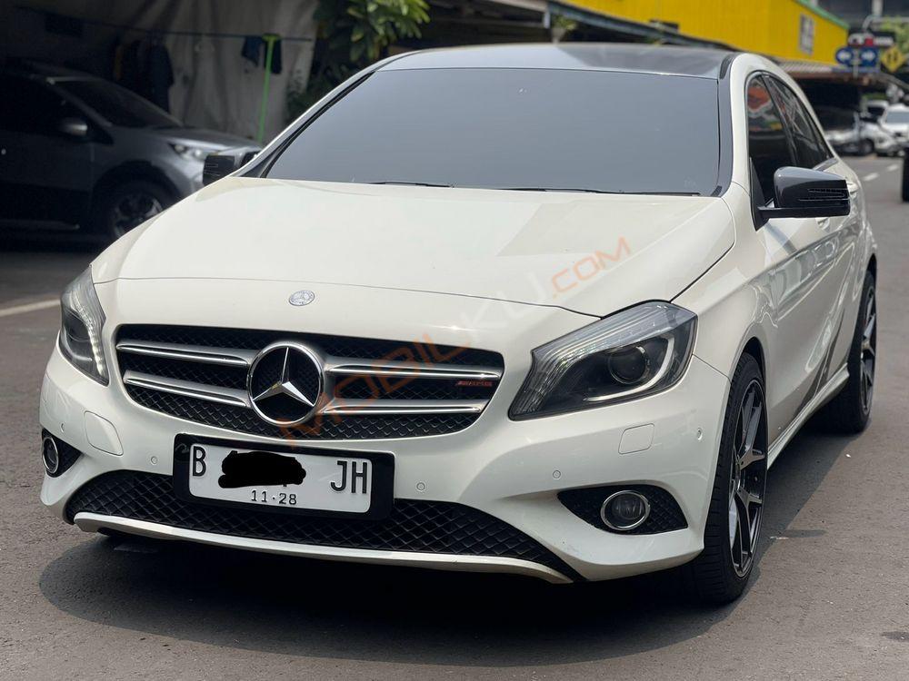 Mobil Mercedes-Benz A-Class 2013
