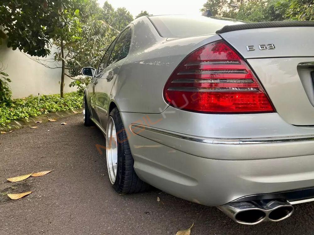 Mobil Mercedes-Benz E-Class 2002