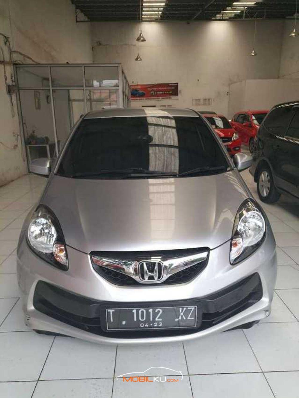 Mobil Honda Brio 2012