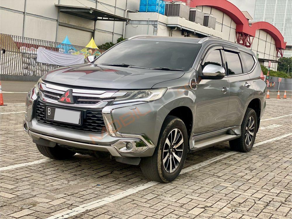 Mobil Mitsubishi Pajero 2016