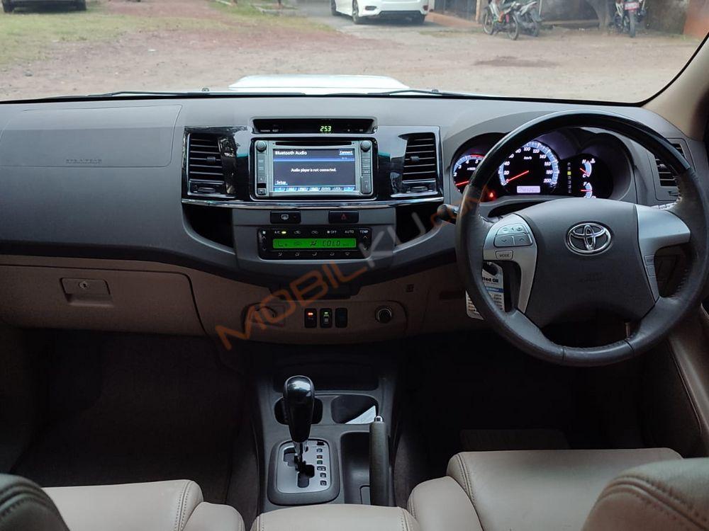 Mobil Toyota Fortuner 2013