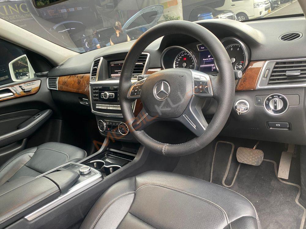 Mobil Mercedes-Benz ML 2013