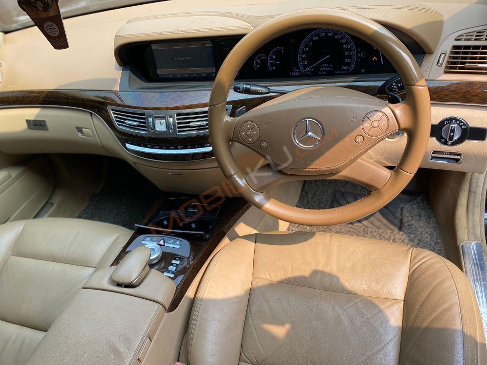 Mobil Mercedes-Benz S-Class 2011