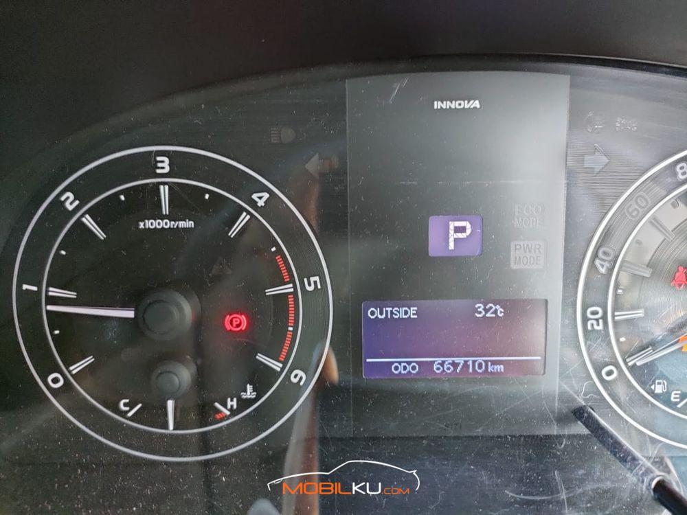 Mobil Toyota Kijang Innova 2017