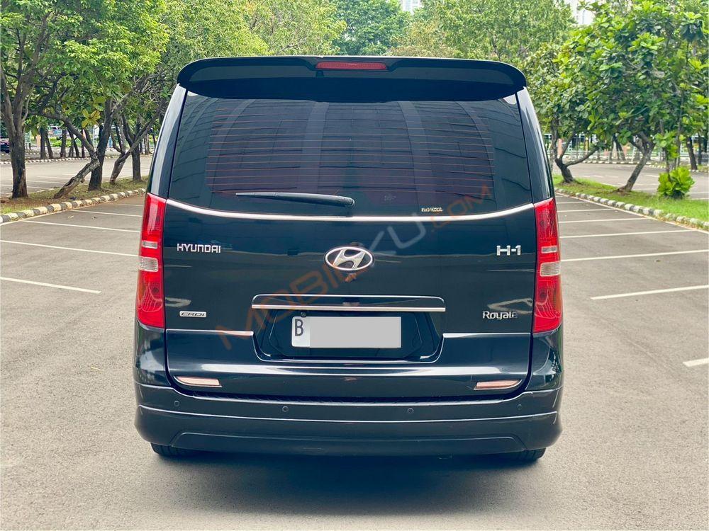 Mobil Hyundai H-1 2015