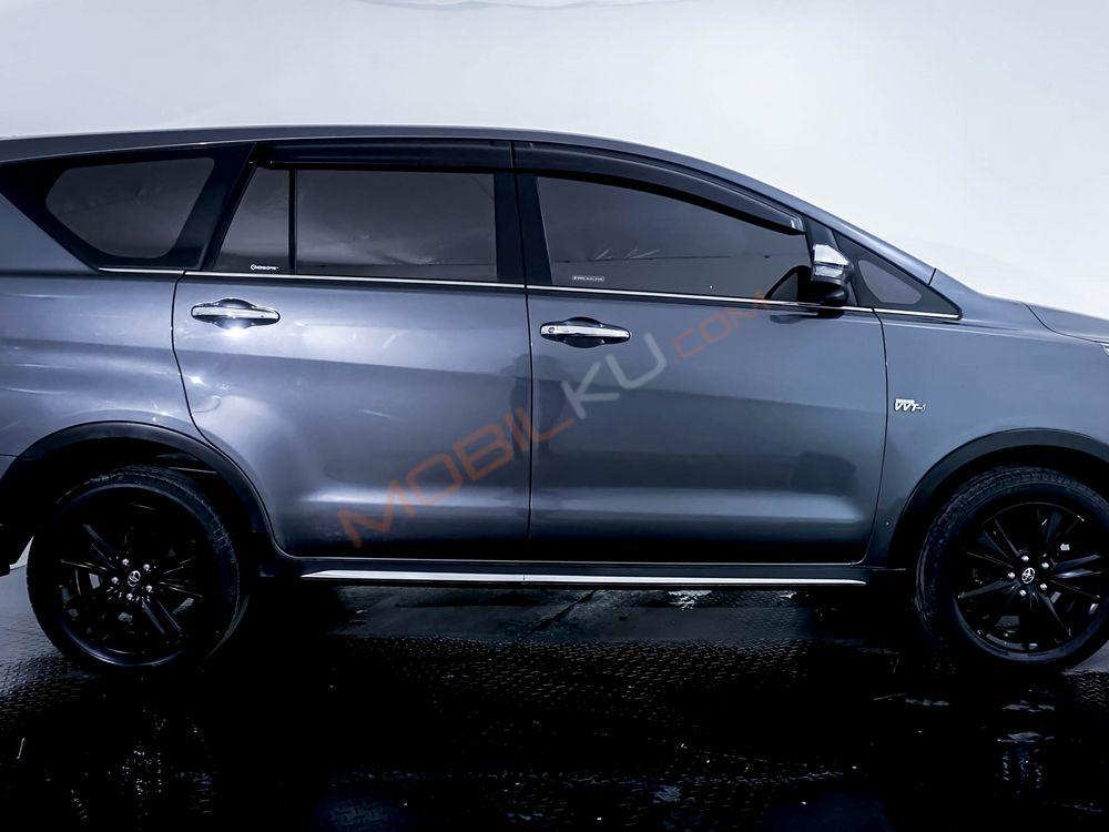 Mobil Toyota Kijang Innova 2020