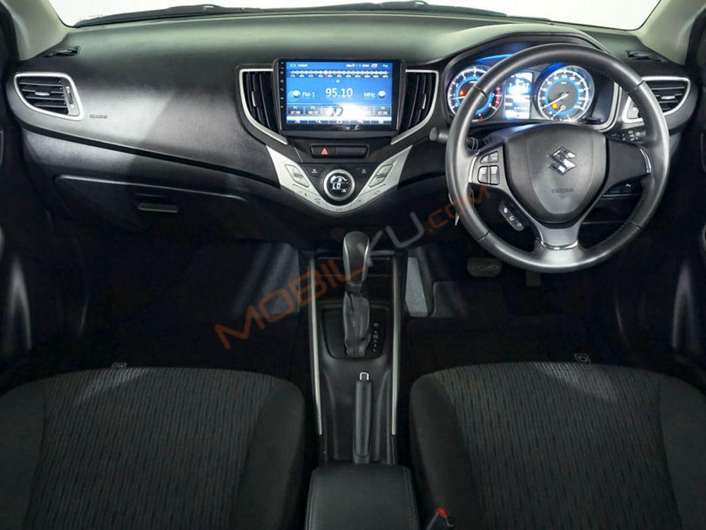 Mobil Suzuki Baleno 2018