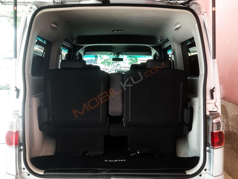 Mobil Daihatsu Luxio 2016