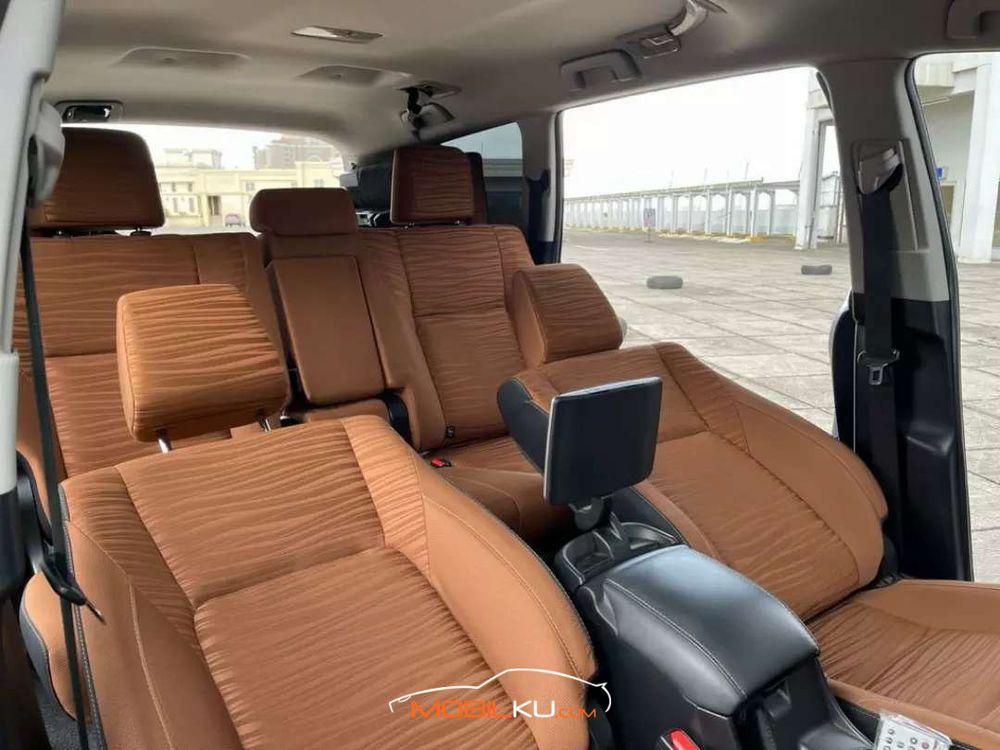 Mobil Toyota Kijang Innova 2019