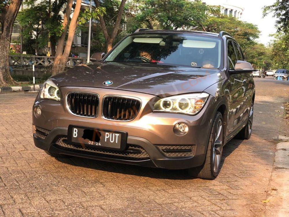 Mobil BMW X1 2013