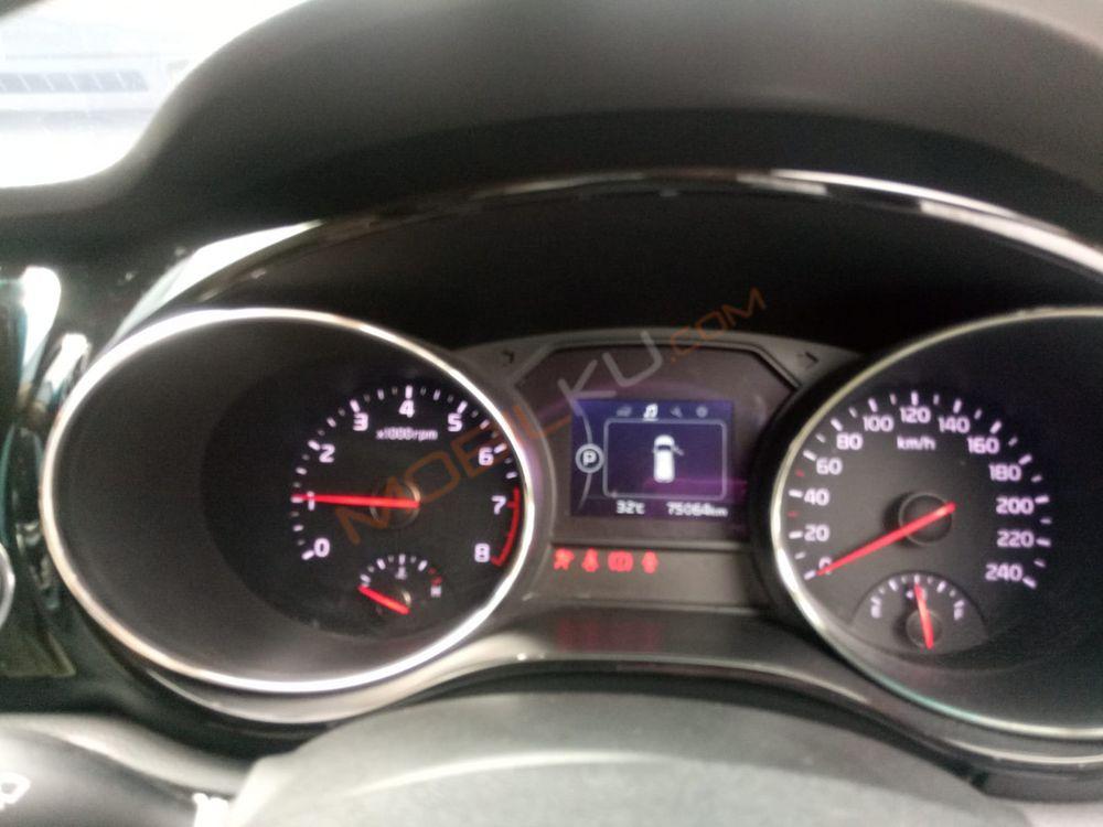 Mobil Kia Sedona 2017