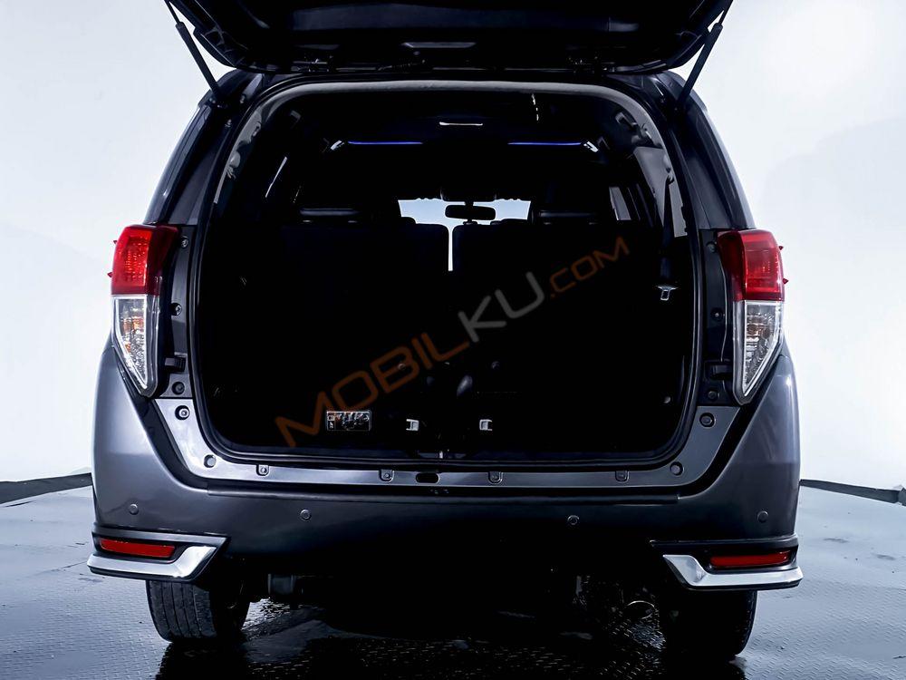 Mobil Toyota Kijang Innova 2020