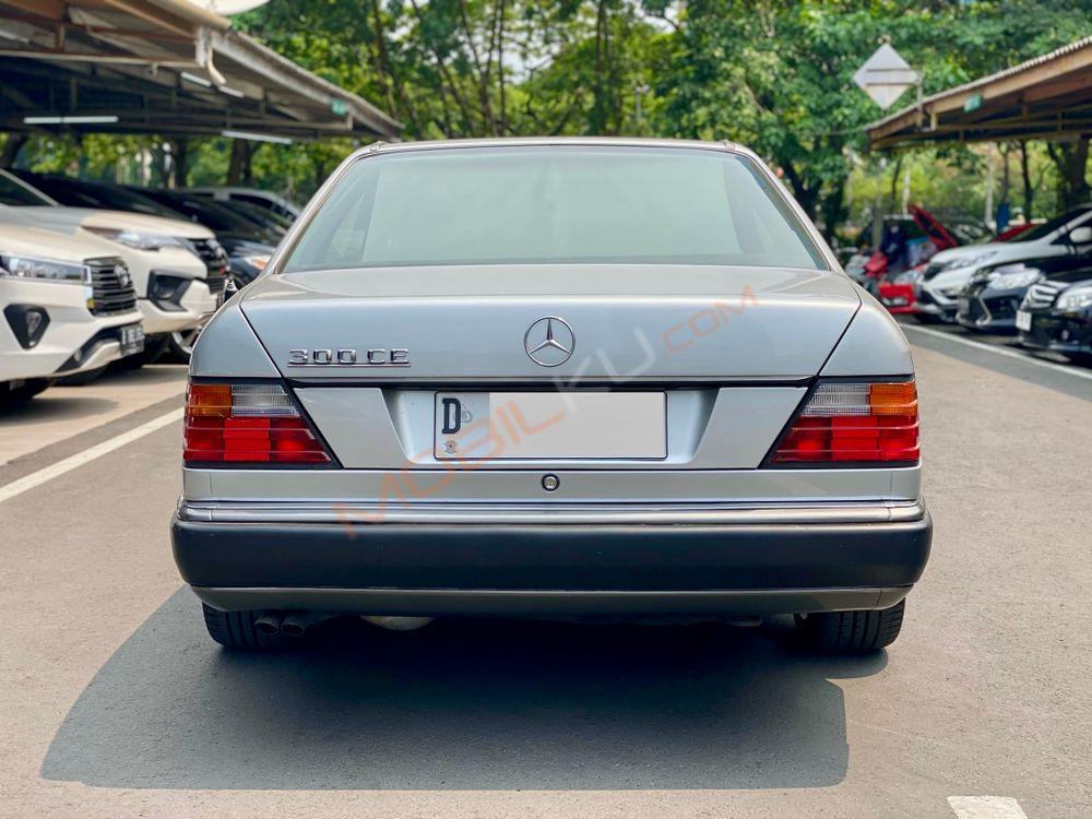 Mobil Mercedes-Benz C-Class 1995
