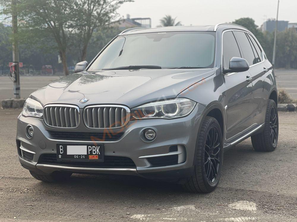 Mobil BMW X5 2016