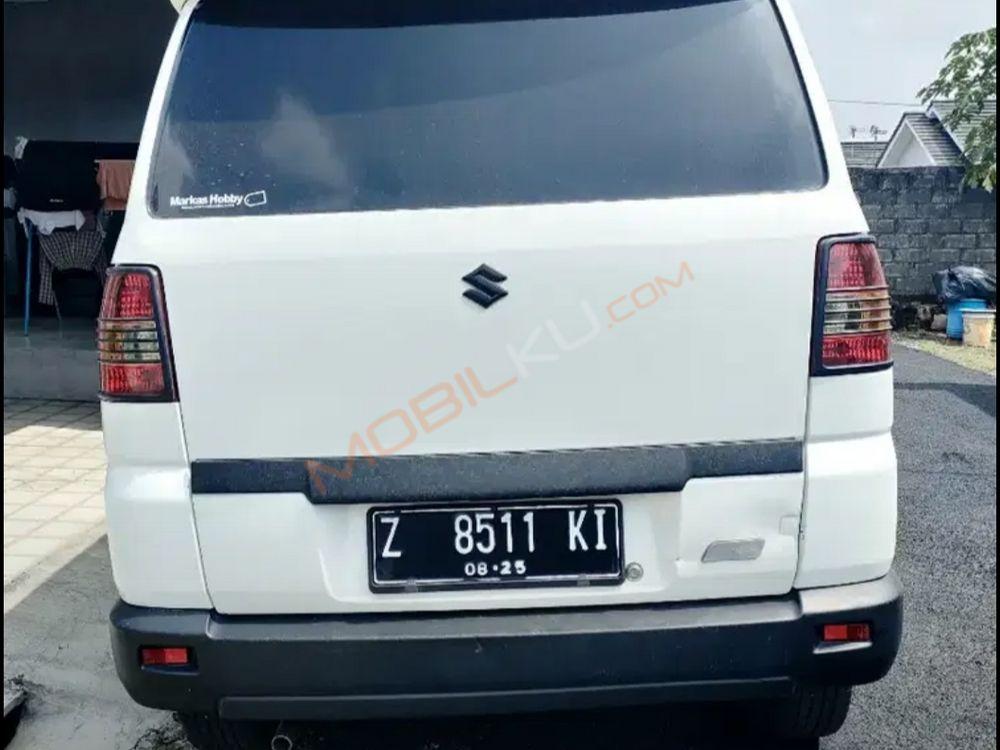 Mobil Suzuki APV 2015