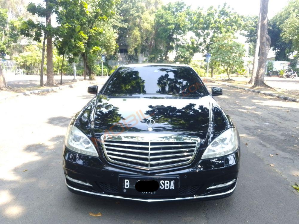 Mobil Mercedes-Benz S-Class 2011